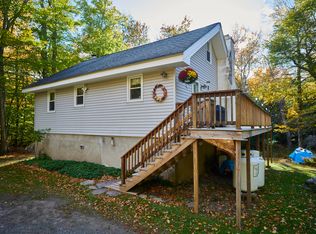 1061 Ridge Dr, Gouldsboro, PA 18424