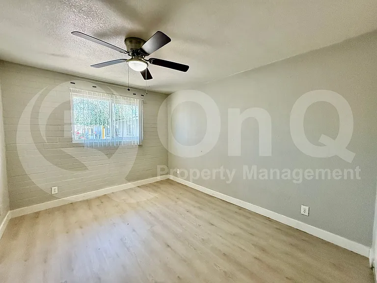 6044 N 21st Ave #2 — Photo 11