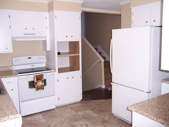 4th image of 1542 Dellwood Ave