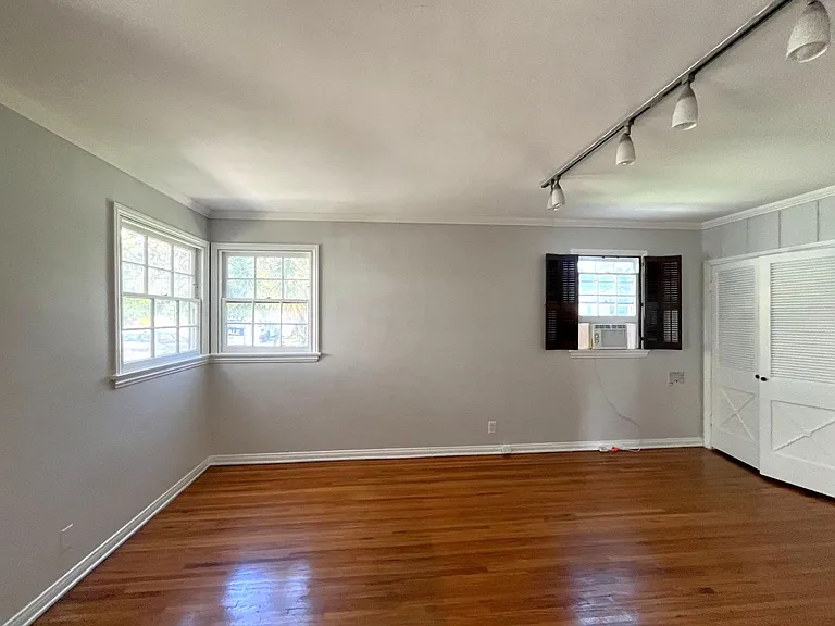 10370 Ashton Ave — Photo 5