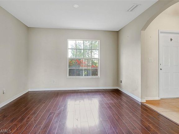 5th image of 344 SW 24th Pl