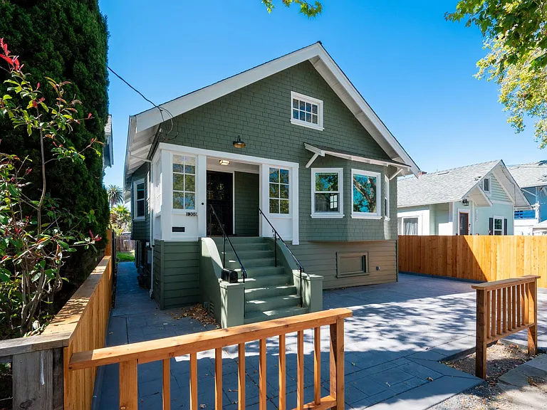1308 Alcatraz Ave — Photo 11