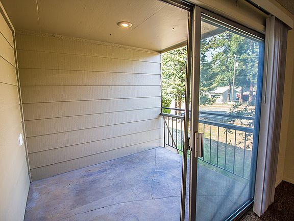 4th image of 204 E 15th Ave #3