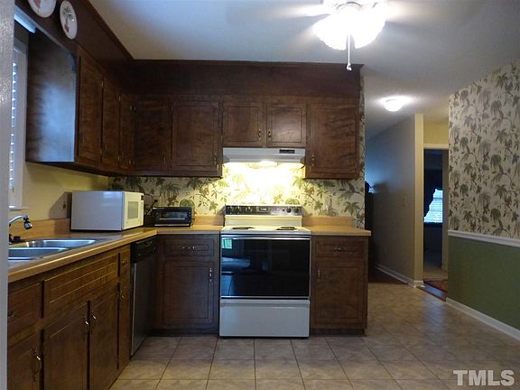 5th image of 134 Rollingwood Dr