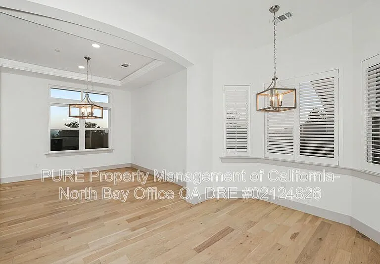 1920 Fountainview Cir — Photo 11