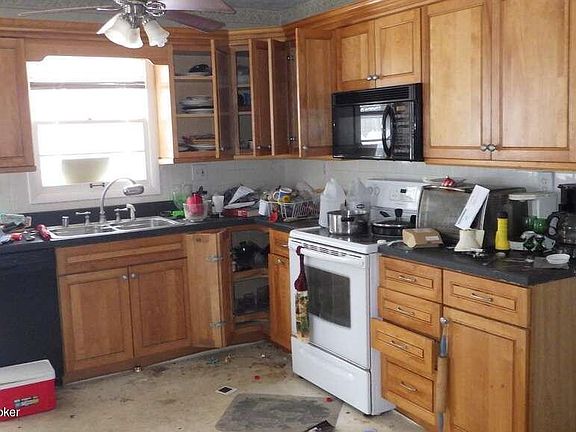 2nd image of 9810 Tucson Ct