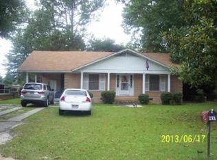 907 N 6th Ave, Dillon, SC 29536