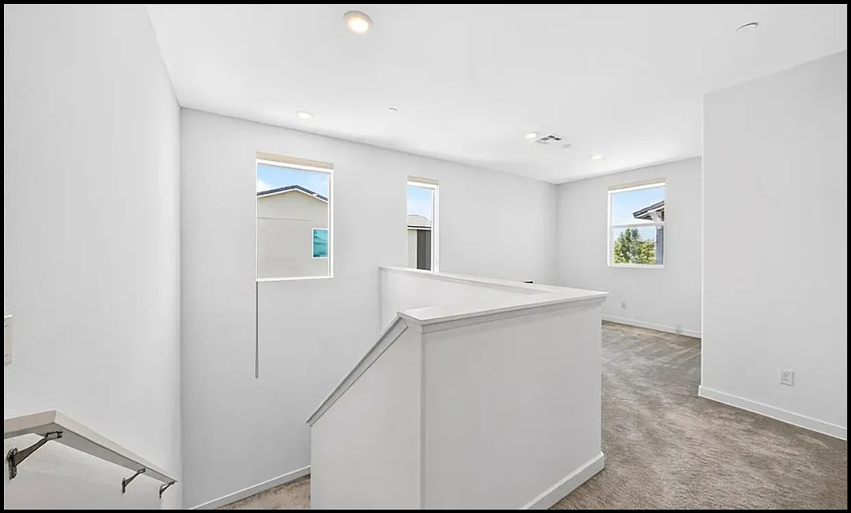 4 bed, 2067 sqft, $3,800 — Photo 4