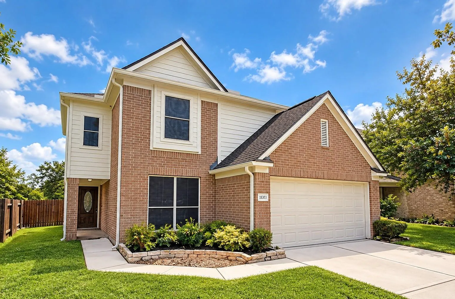 5 bed, 2.5 bath, $2,500 — Photo 1