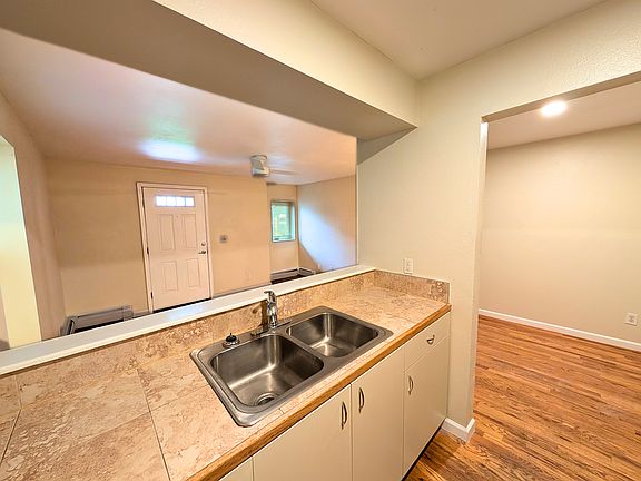 5th image of 1940 W 32nd Ave APT 201