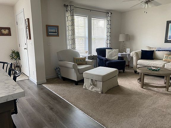 4th image of 10427 Le Grande Blvd