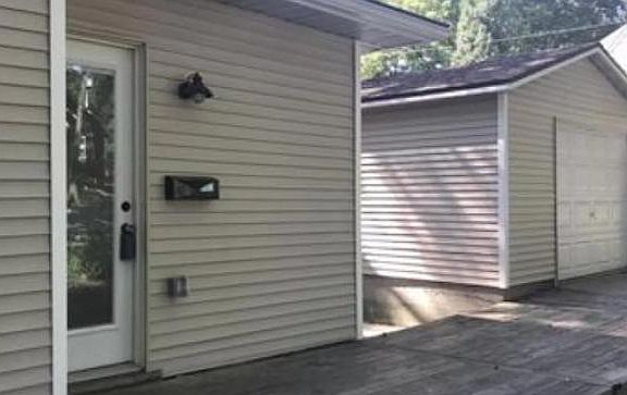 2nd image of 1203 Lincoln Way