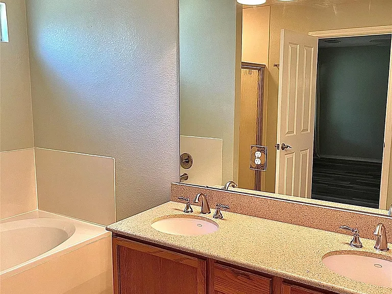 2117 Kimra Ln — Photo 17