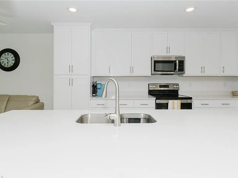 6034 National Blvd #523 — Photo 8