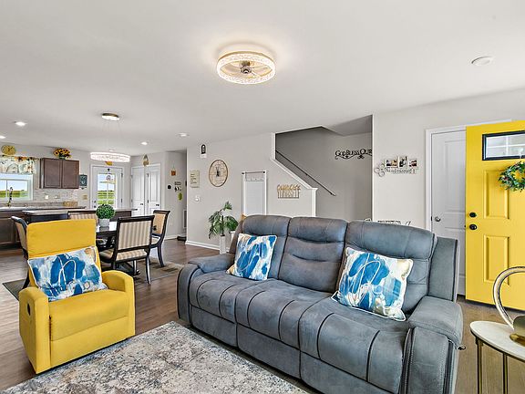 5th image of 499 Bantam St