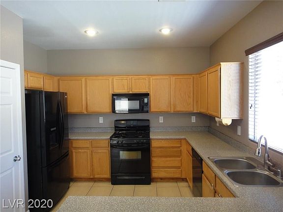 4th image of 1120 Apple Vista Ave