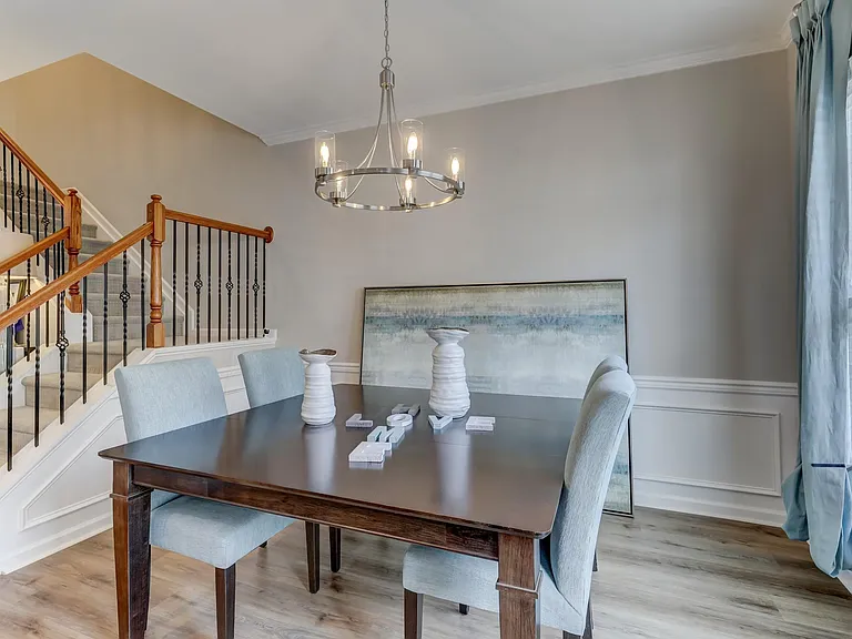 905 Lyndley Dr — Photo 10