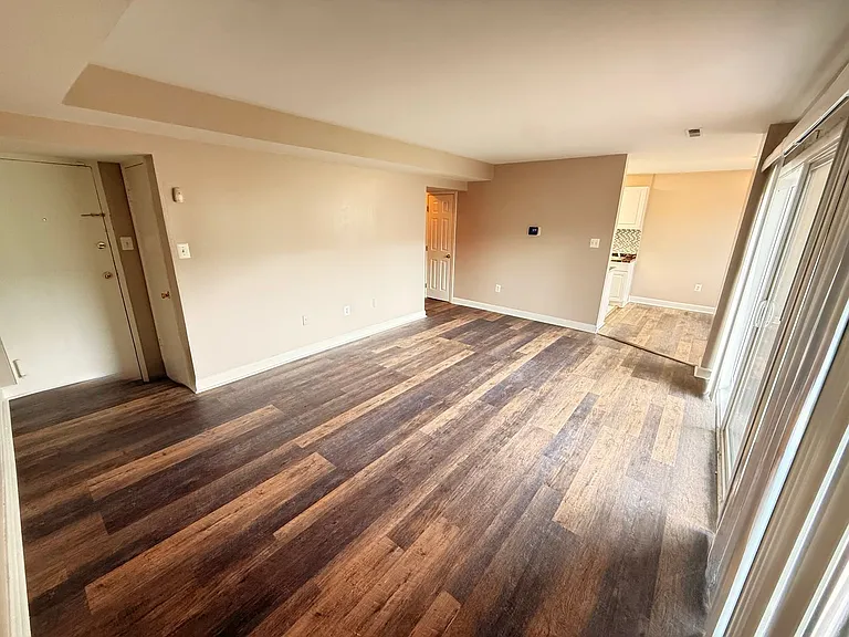 5440 85th Ave #T1 — Photo 3