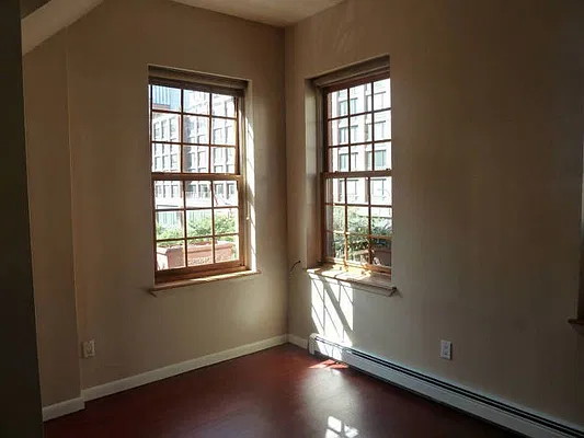 Rented by Bouklis Group | media 12
