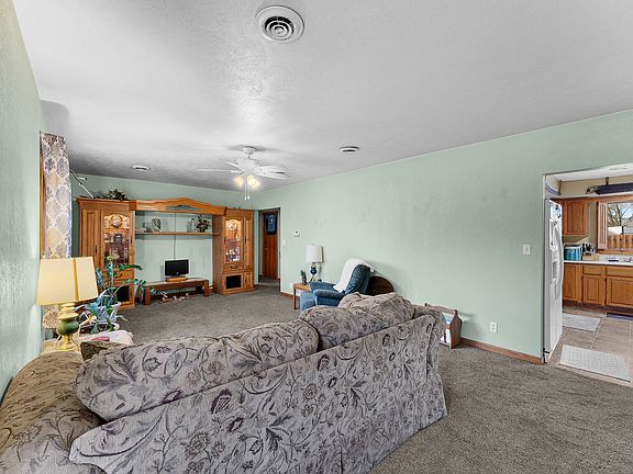 4th image of 303 Jefferson St