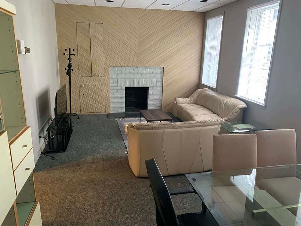 1st image of 530 W 50th St #2RB