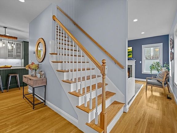 4th image of 31 Osborne Hill Dr