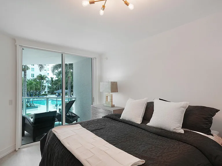 550 SE Mizner Blvd #B209 — Photo 29