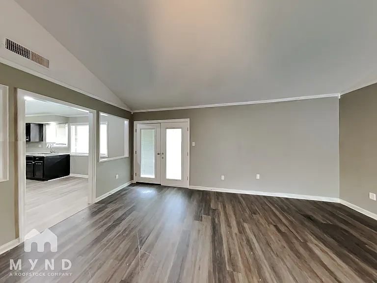 4014 Hitchcock St — Photo 10