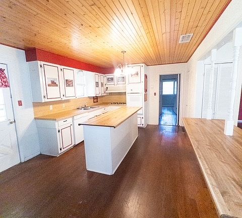 5th image of 613 Laurel Rd