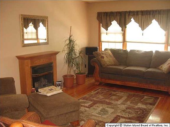 2nd image of 355 Dewey Ave