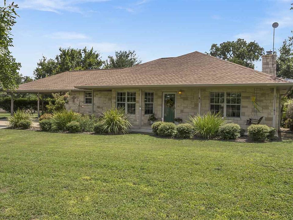 1st image of 211 Ancient Oaks Dr