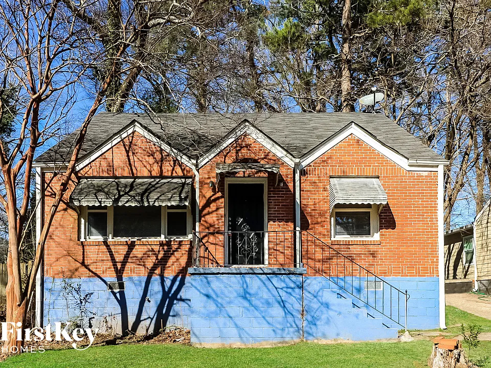 2446 Hillside Ave