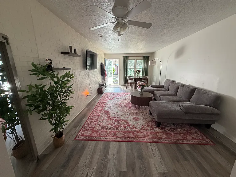 6502 Wildwood Trl #D — Photo 8