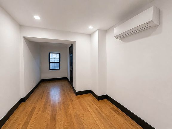 5th image of 753 Putnam Ave #1