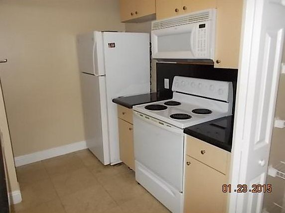 5th image of 2492 Centergate Dr APT 202