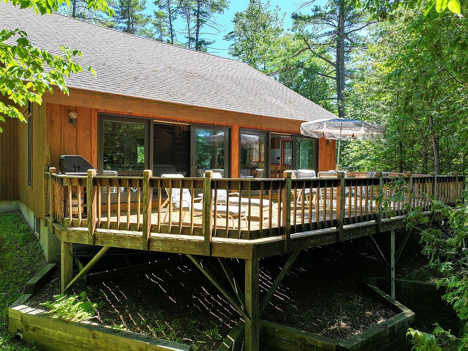 1st image of 381 Corlear Dr
