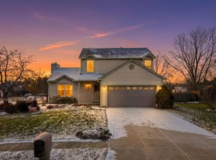 1995 Michelle Dr, Grove City, OH 43123