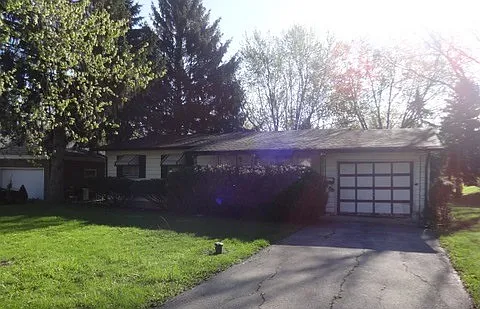 416 S Hebbard St photo 1