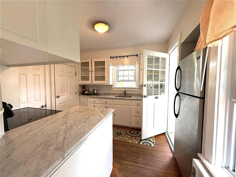 124 Beach Rd — Photo 7
