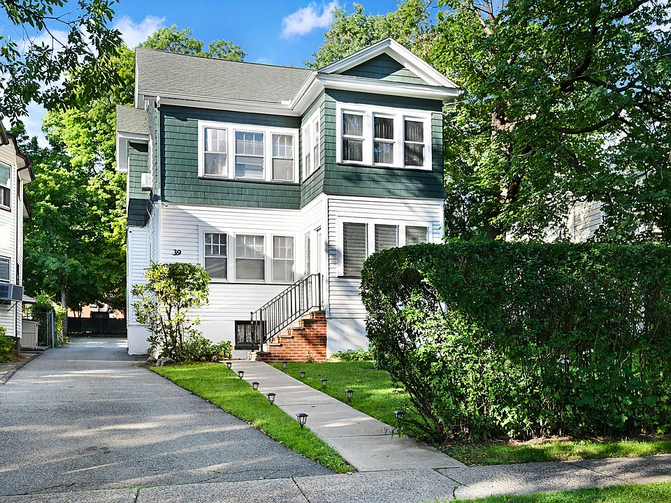 39 Lexington Ave #1