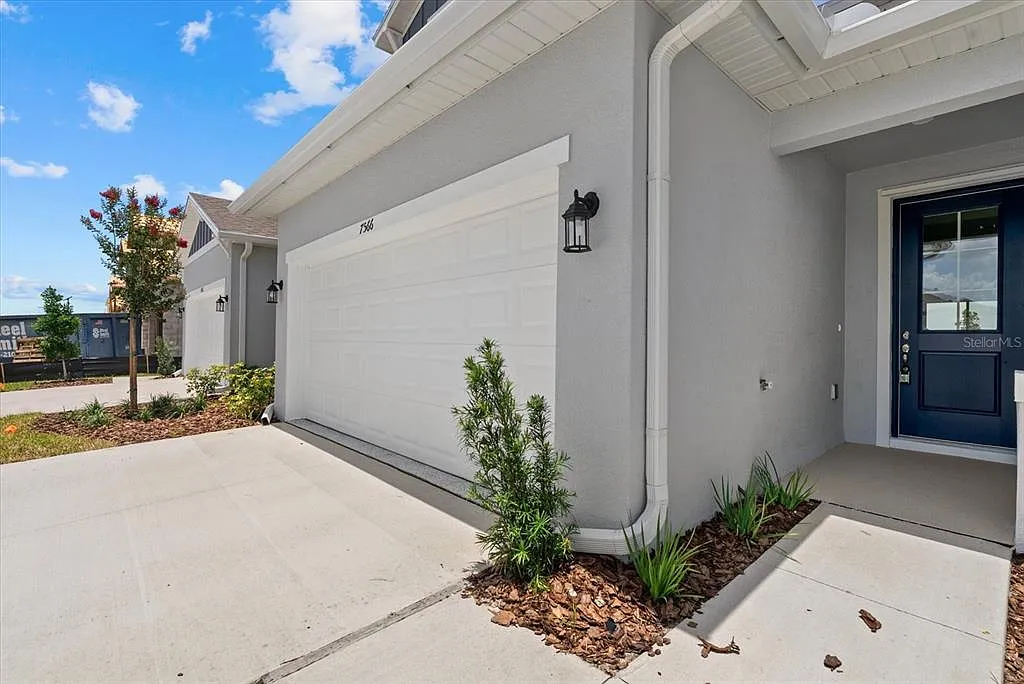 3 bed, 2.5 bath, 1807 sqft, $2,500 — Photo 4
