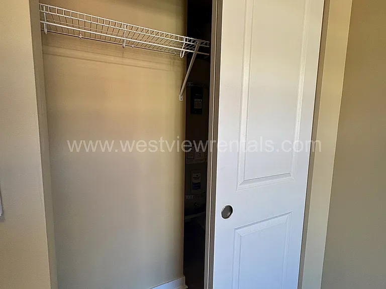 200 E Maple St — Photo 213