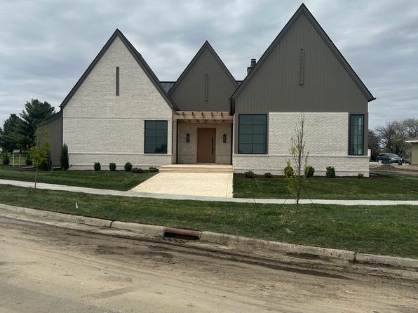 2307 Middleton Rd, Ames, IA 50014