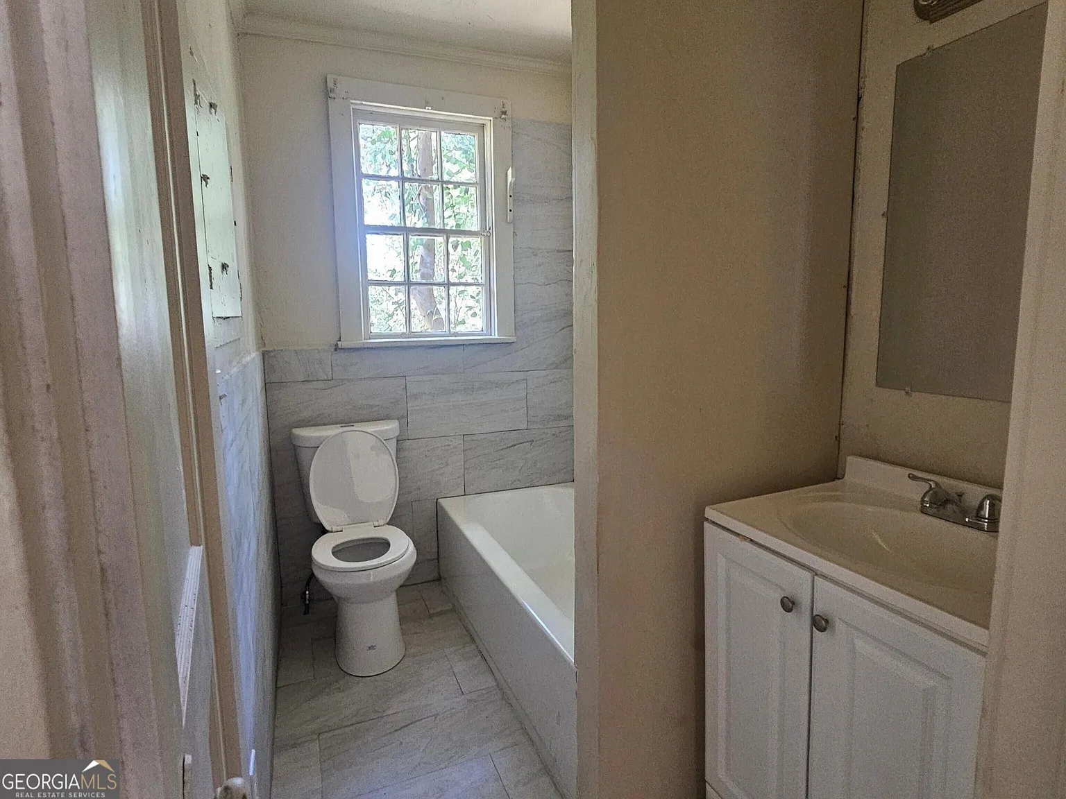 2 bed, 1.0 bath, 837 sqft, $799 — Photo 4