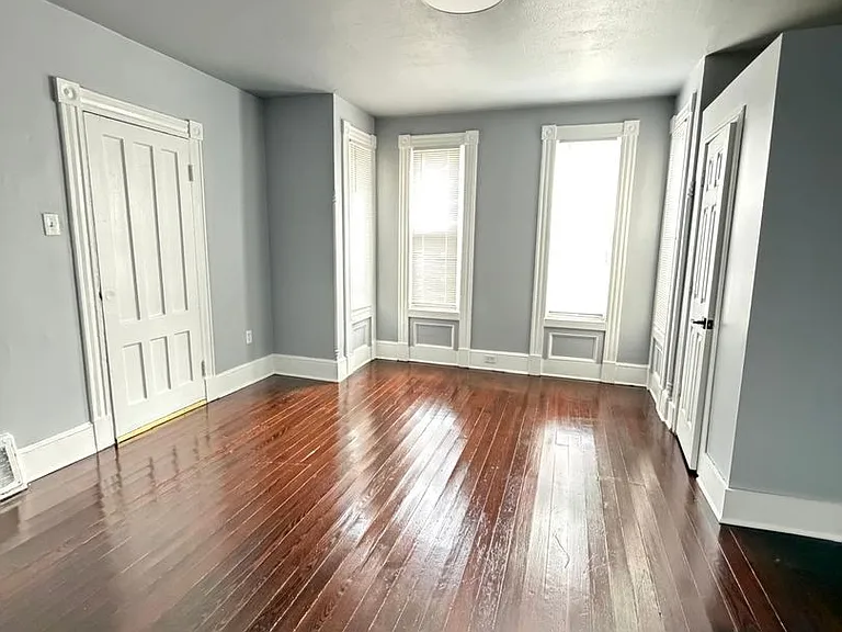 52 - 54 Farren — Photo 12