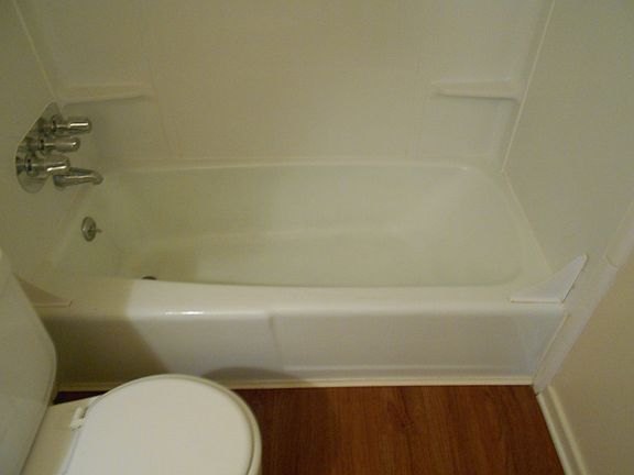 5th image of 105 E Avenue B APT 9