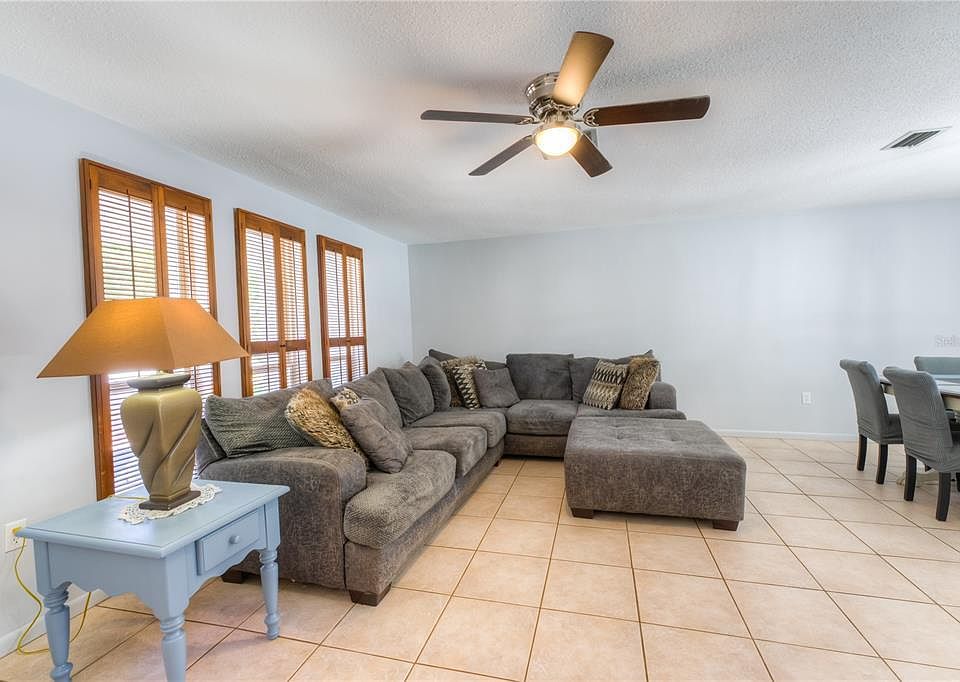 1st image of 11261LANCER Lane Ave