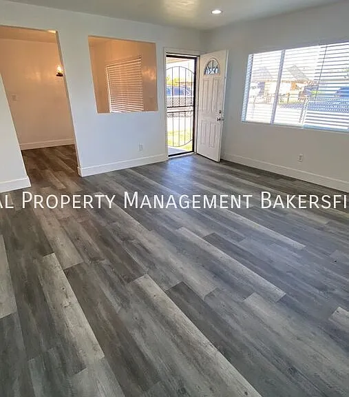 136 Clifton St — Photo 3
