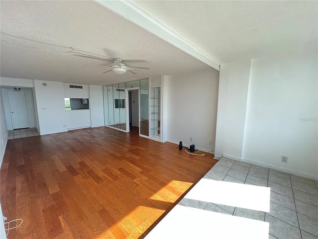 2 bed, 2.0 bath, 1050 sqft, $1,750 — Photo 2
