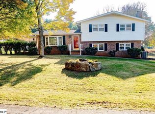 108 Meadow Ln, Liberty, SC 29657